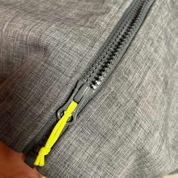 Helly Hansen wind and rainproof jacket. - Picture 4 of 8